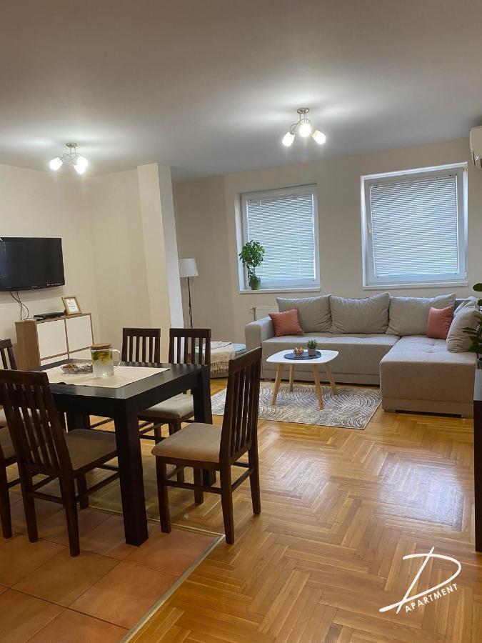 D Free Private Parking Fast Wi-fi Apartment *