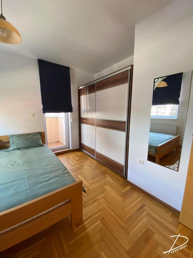 D Free Private Parking Fast Wi-fi Apartment *