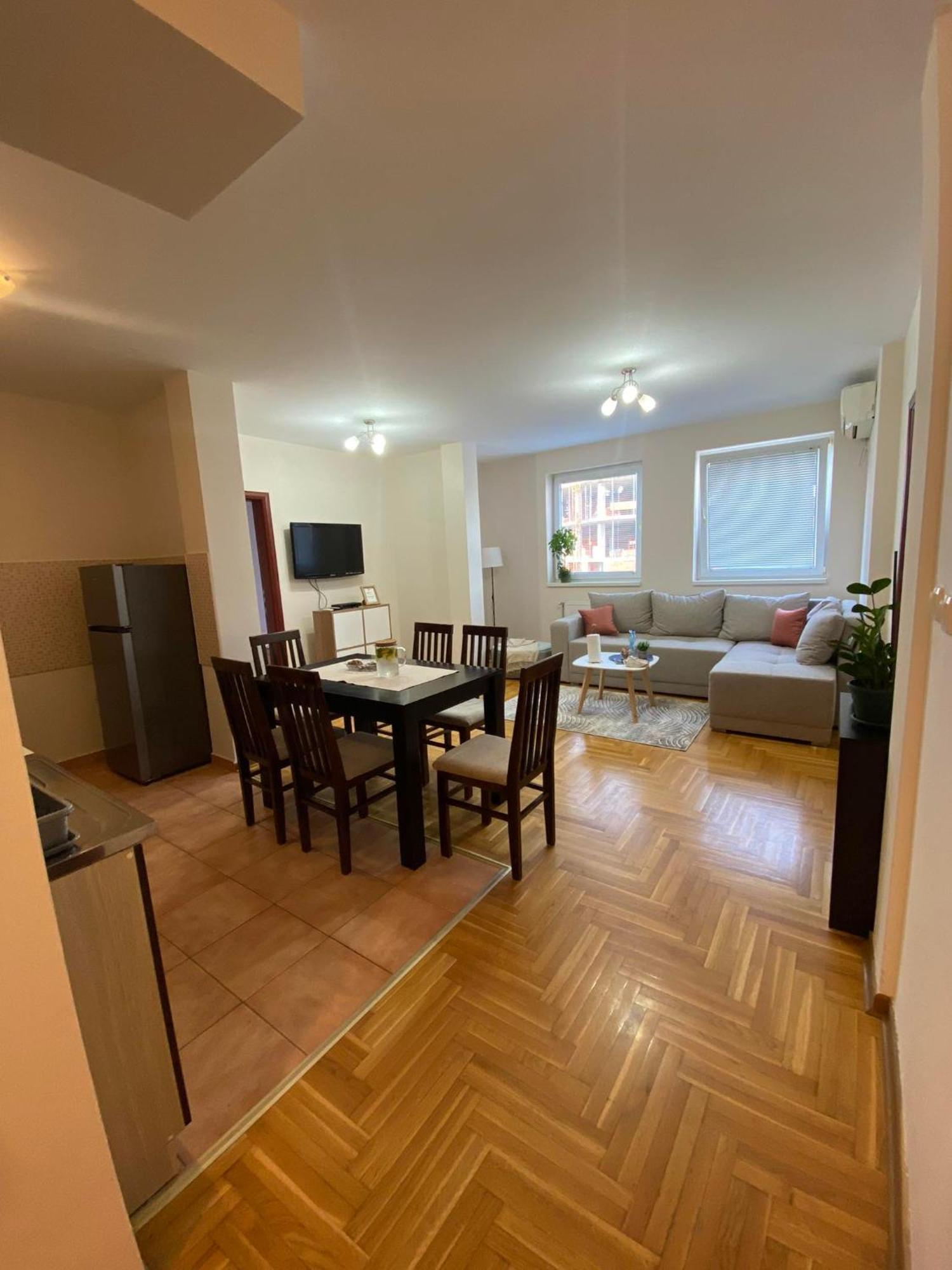Apartment D Free Private Parking Fast Wi-fi
